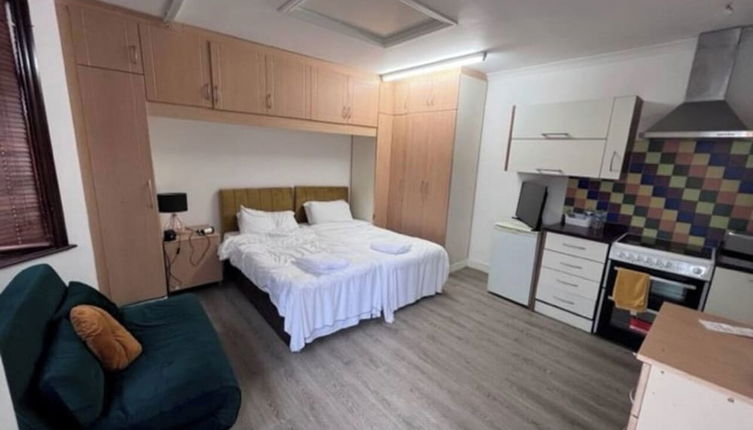 Photo 1 - Inviting 1-bed Apartment in Ilford