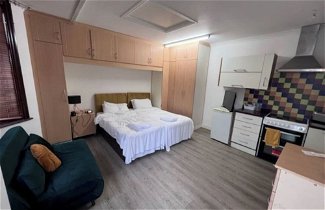 Photo 1 - Inviting 1-bed Apartment in Ilford