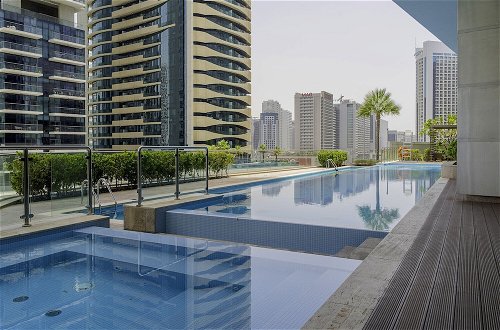 Foto 31 - Elegant Apartment Amidst Vibrant Area with Balcony