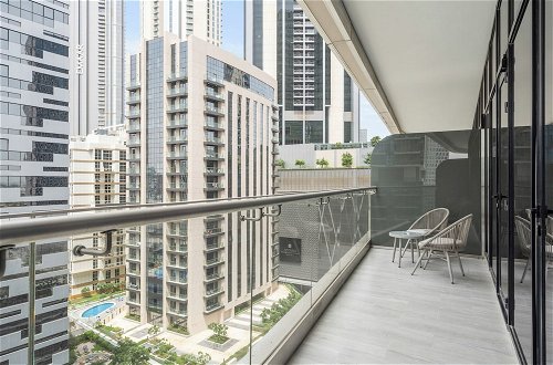 Photo 18 - Elegant Apartment Amidst Vibrant Area with Balcony