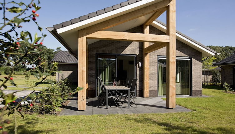 Foto 1 - Attractive Bungalow with Covered Terrace near Veluwe