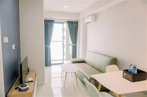 Photo 9 - Comfort 1Br With Working Room At Daan Mogot City Apartment
