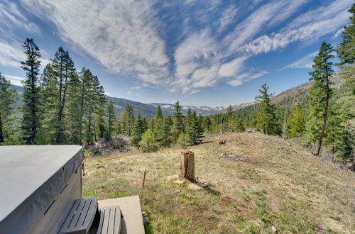 Photo 13 - Bayfield Cabin w/ Striking Mountain View & Hot Tub