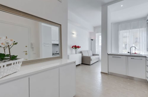 Photo 20 - Trastevere White Apartment