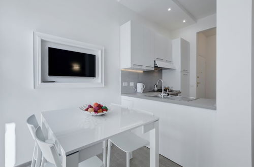 Photo 6 - Trastevere White Apartment