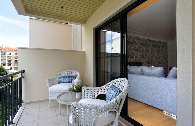 Gorgeous Beach Flat - Photo 12