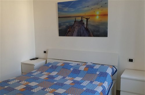 Foto 3 - Comfortable Apartment in Residential Area