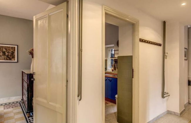 Monti Coliseum 3 bedroom 2nd floor - Photo 4