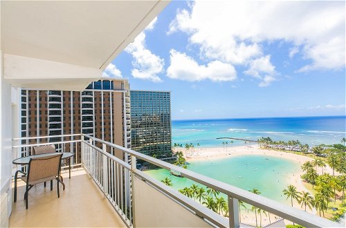 Foto 28 - Two Bedroom Condo Overlooking Ala Wai Boat Harbor by RedAwning