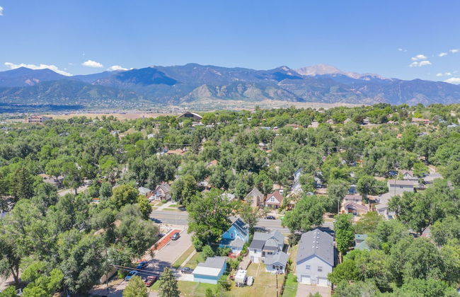 Pet-friendly 4 BR Family Stay Near Downtown - Foto 44