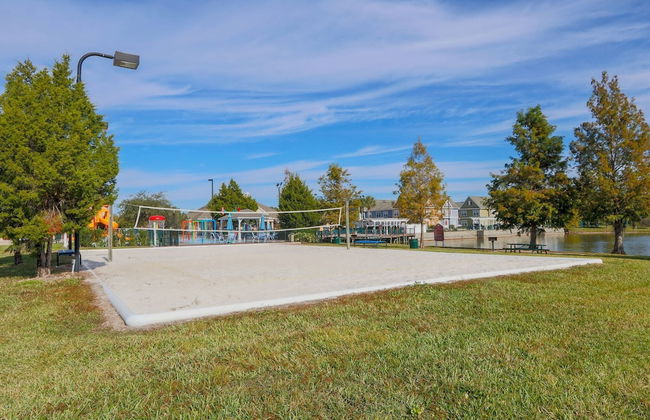 Near Theme Parks! Gorgeous 3 BR Town Home, Splash Park, Pool, Lake, And More! - Foto 39