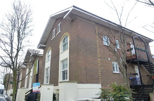 Photo 15 - SS Property Hub - Family Apartment near Central London