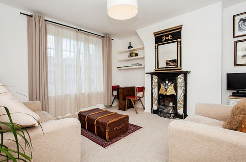 Photo 10 - Stylish One Bedroom Flat in Vauxhall