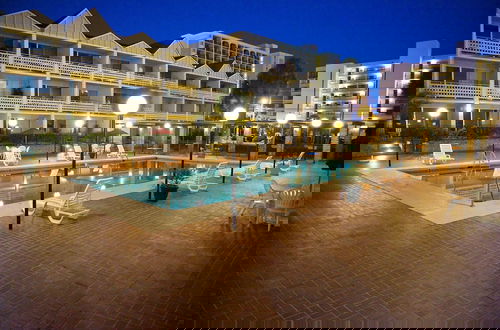 Foto 18 - The Caravelle Resort