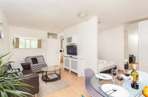 Foto 19 - Regents Park & Euston 1 Bedroom Apartment