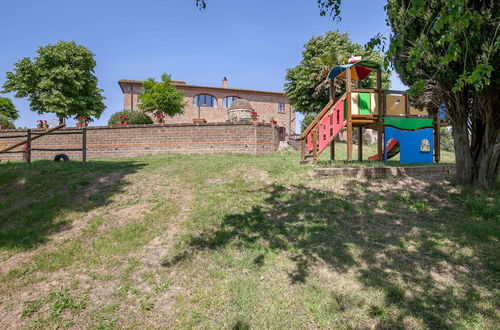 Photo 22 - Tuscan Farmhouse in Peccioli with Swimming Pool near Lakes