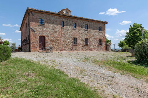 Photo 36 - Tuscan Farmhouse in Peccioli with Swimming Pool near Lakes