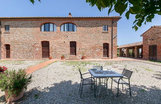 Foto 1 - Tuscan Farmhouse in Peccioli with Swimming Pool near Lakes