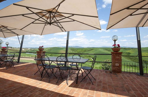 Photo 27 - Tuscan Farmhouse in Peccioli with Swimming Pool near Lakes