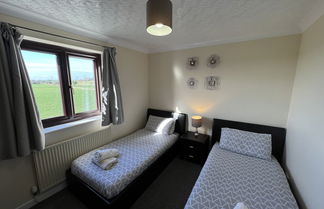 Photo 1 - 4 Bedroom Detached House- Log Fire, Mountain Views