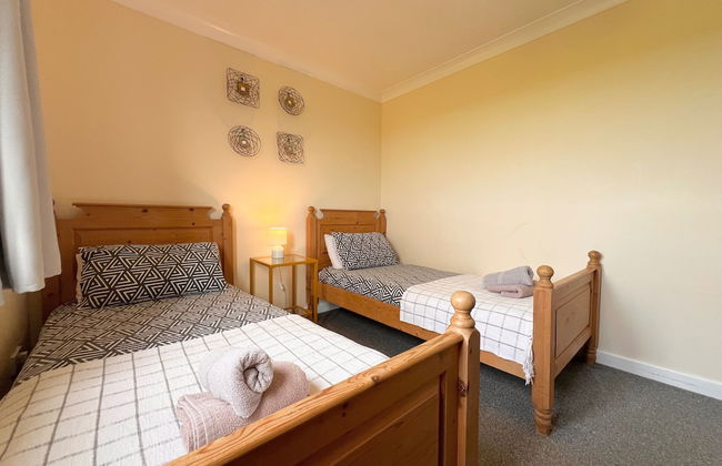 4 Bed Farmhouse - Pets - Garden - Parking - Foto 8