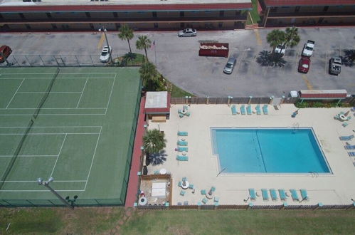 Photo 18 - Pet Friendly, 2 Bedroom Condo, Pool, Tennis Court - Pelican Inlet D229