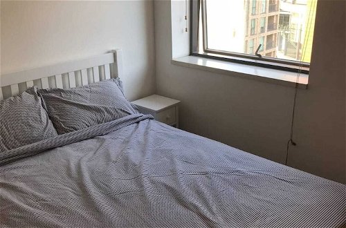 Photo 2 - Modern 3 Bedroom Apartment in Paddington