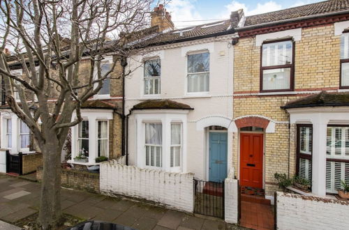 Foto 11 - Fabulously British 3 Bed House near Battersea Park