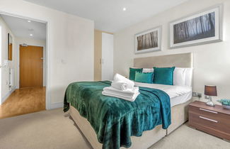 Photo 2 - Spacious Serviced Apartments Canary Wharf