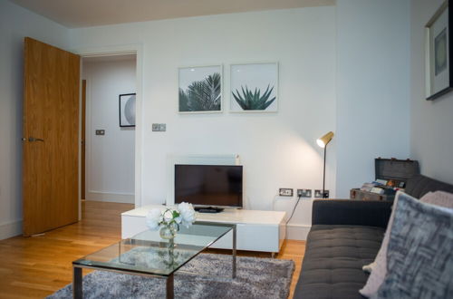 Photo 15 - Spacious Serviced Apartments Canary Wharf