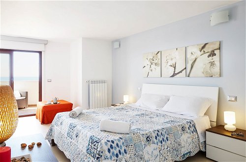 Foto 6 - Aura CaseSicule, only for Sea View Lovers, Modern Style Apartment in City Center, Wi-Fi