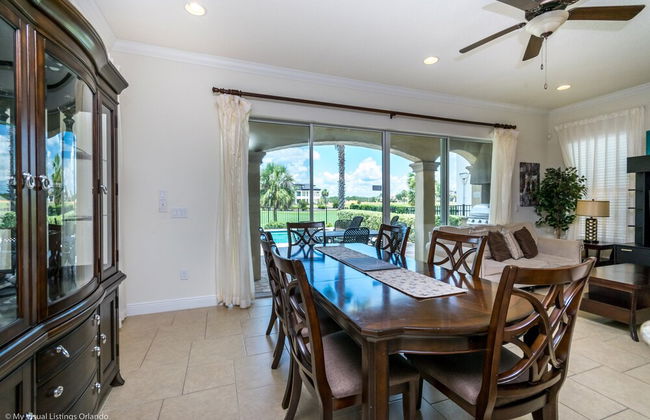 Elegant 5 BD, 5 BH Villa - Foto 13