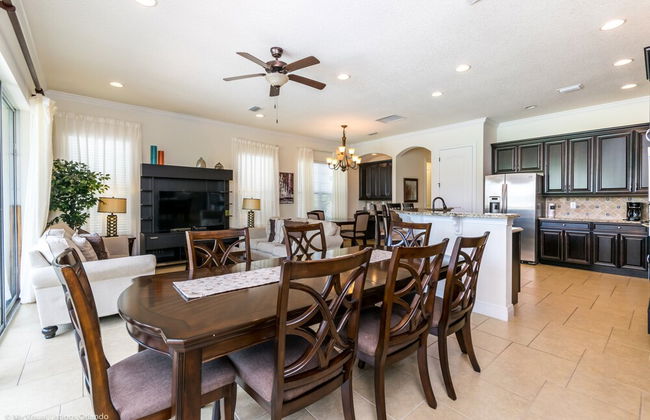 Elegant 5 BD, 5 BH Villa - Foto 11