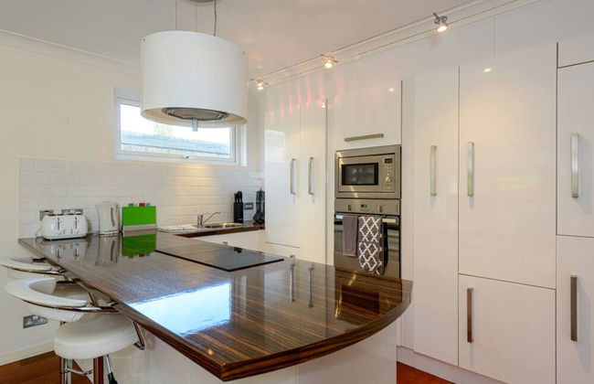 Corrin - Chic 1 Bedroom Apartment - Photo 6