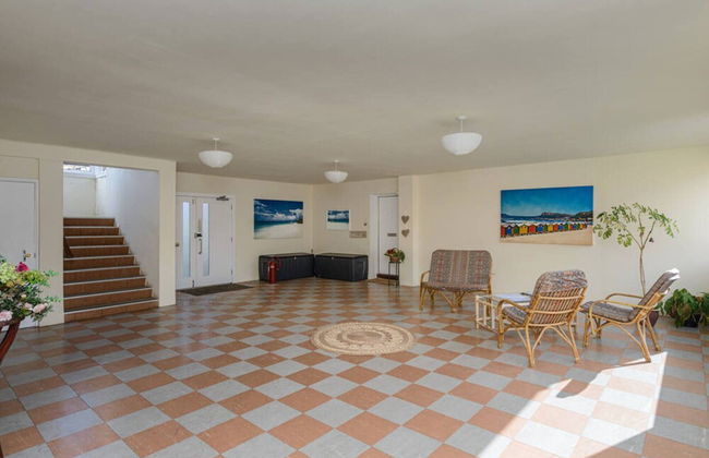 Corrin - Chic 1 Bedroom Apartment - Photo 13