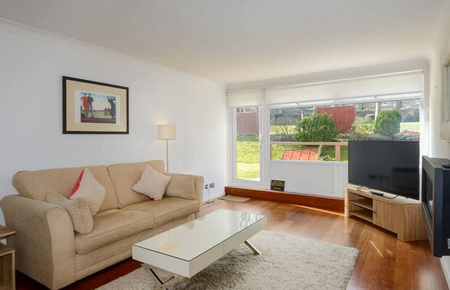 Corrin - Chic 1 Bedroom Apartment - Photo 14