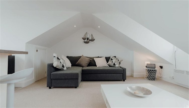 Photo 1 - Stylish and Modern 2-bed Apartment in Herne Bay