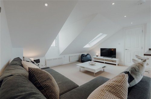 Photo 14 - Stylish and Modern 2-bed Apartment in Herne Bay