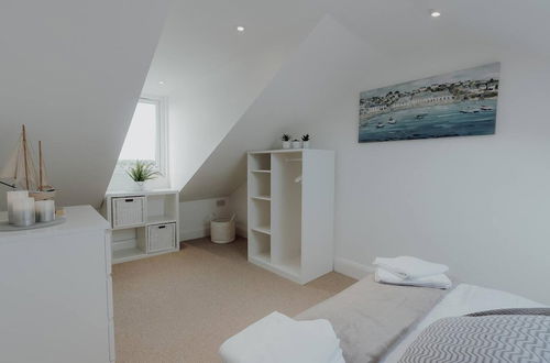 Photo 5 - Stylish and Modern 2-bed Apartment in Herne Bay