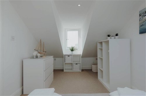 Photo 8 - Stylish and Modern 2-bed Apartment in Herne Bay