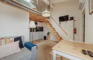 Photo 3 - Mezzanine Stylish Apartment T