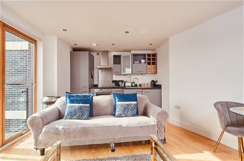 Photo 24 - Modern Leeds City Apartment