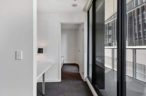 Photo 10 - Excellent Location 2 Bedroom Apartment Next to Southern Cross