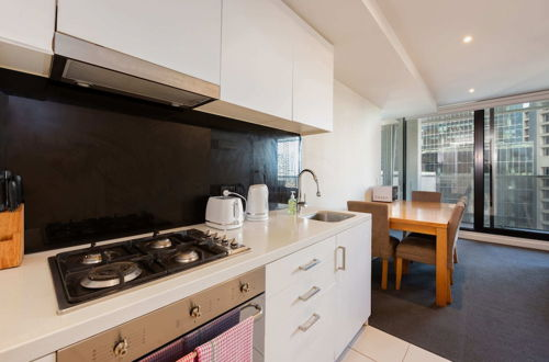 Photo 5 - Excellent Location 2 Bedroom Apartment Next to Southern Cross