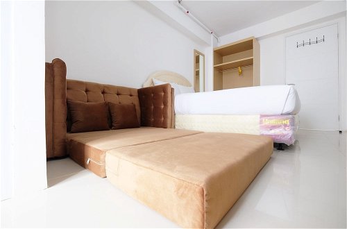 Foto 4 - Affordable Studio with Sofa Bed at Bassura City Apartment