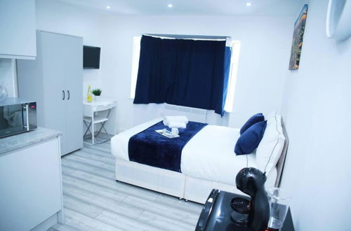 Foto 4 - Superb 1-bed Apartment in Harrow