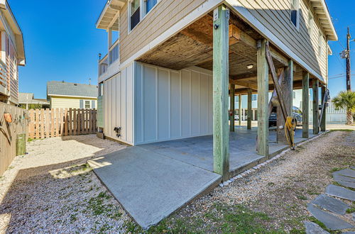 Photo 23 - Ocean-view 'sea Gem' Beach Bungalow: Walk to Beach