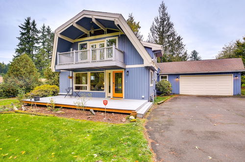 Foto 6 - Modern Oregon Getaway w/ Fireplace, Yard & Deck