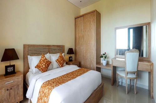 Photo 13 - Elegant 6 Bedrooms Luxury Villa Near Pandawa Beach