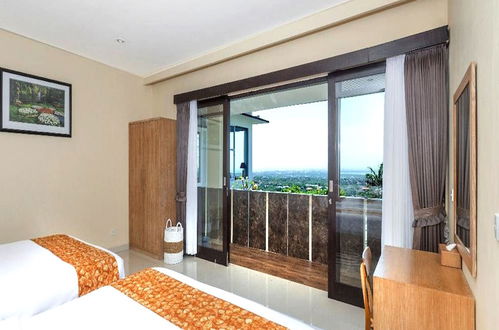 Photo 11 - Elegant 6 Bedrooms Luxury Villa Near Pandawa Beach